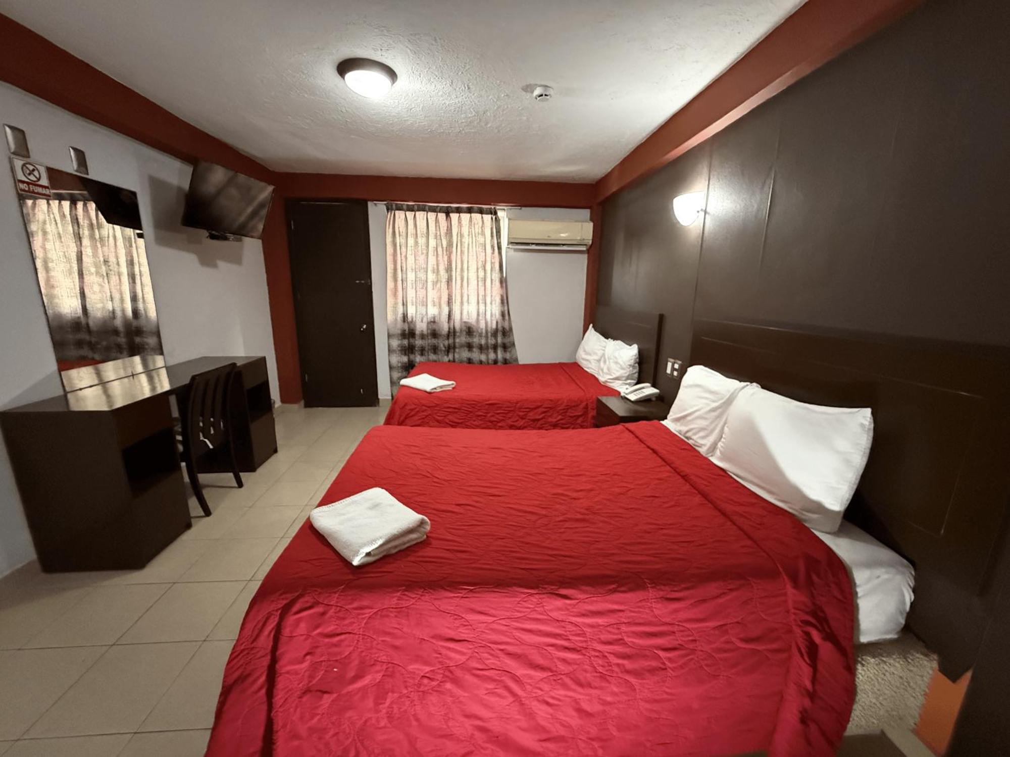 ורקרוז Hotel Rolovi מראה חיצוני תמונה